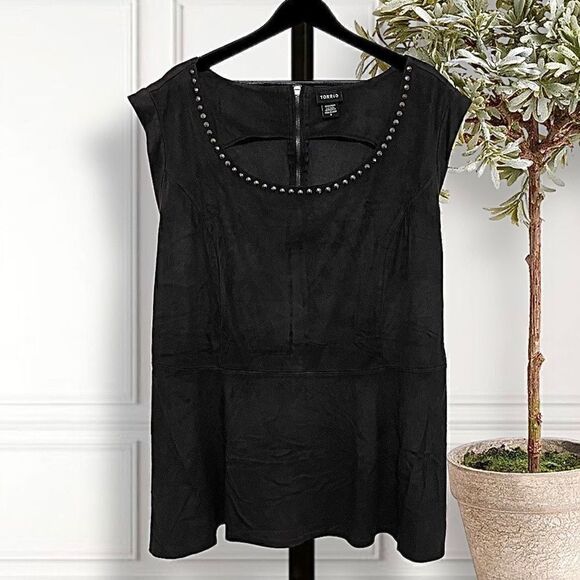 Torrid Black Faux Suede Studded Neckline Sleeveless Peplum Top Sz 4X - Picture 3 of 12